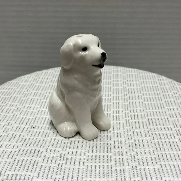 Ceramic Dog Salt and Pepper Shakers - Picture 6 of 7